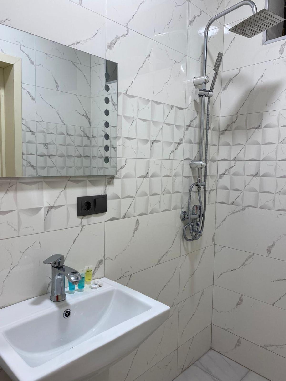 Boutique Hotel Raqwine Tbilisi Bagian luar foto