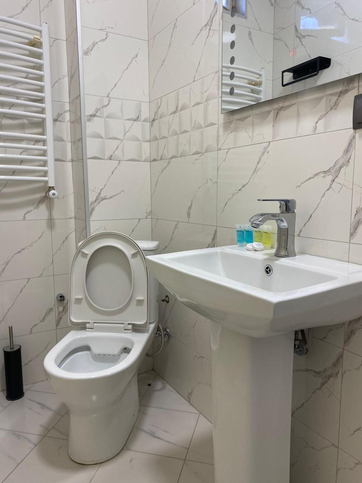 Boutique Hotel Raqwine Tbilisi Bagian luar foto